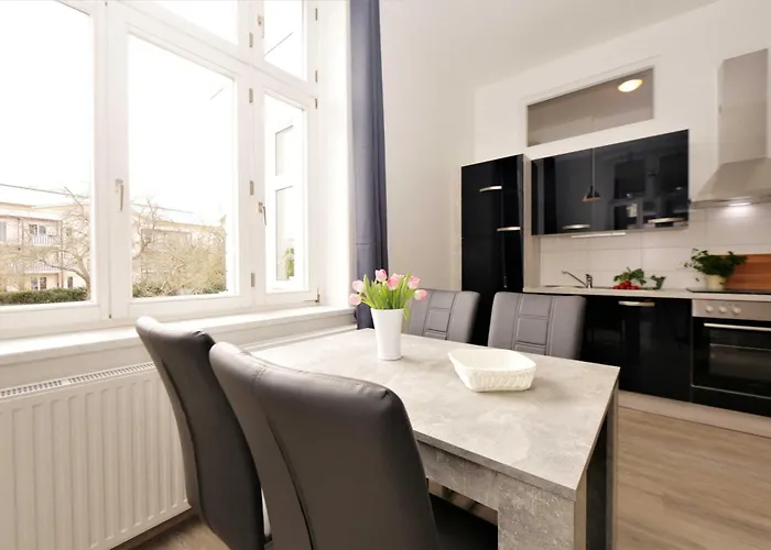 Ruthenberg Apartment *