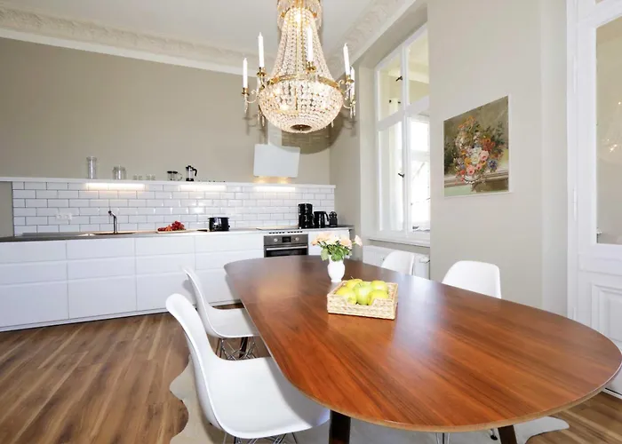 Ruthenberg Apartment *
